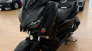 Yamaha X-Max 400 Iron Max (2019 - 20)  (2)