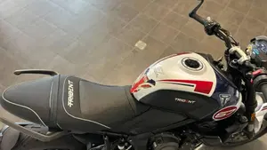Triumph Trident 660 Triple Tribute Edition (2024)  (11)