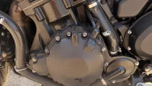 Triumph Speed Triple 1050 (2011 - 13)  (10)