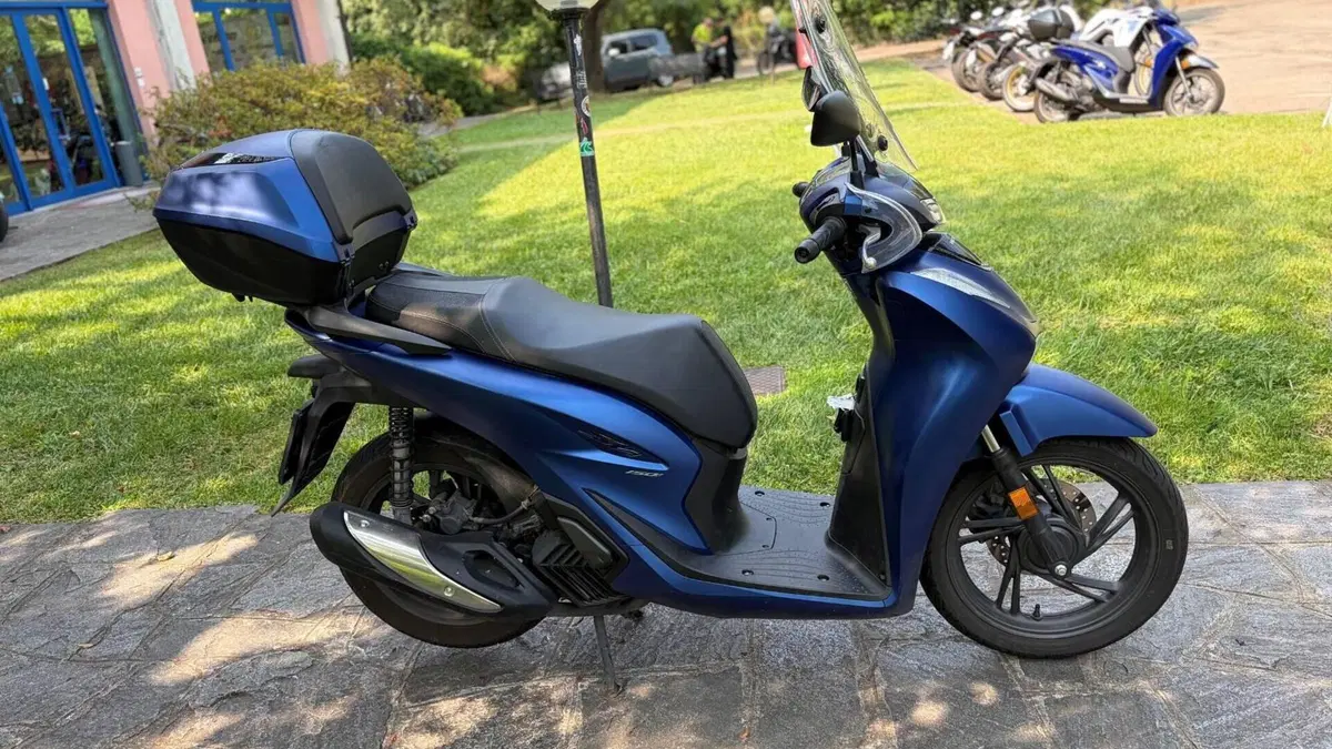 Honda SH 150i (2024 - 25)  (2)