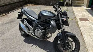Suzuki Gladius 650 SFV (2009 - 15) 