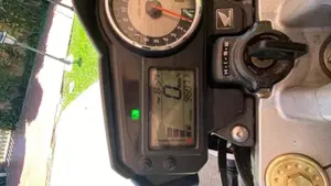 Honda Hornet 600 (2005 - 06)  (6)