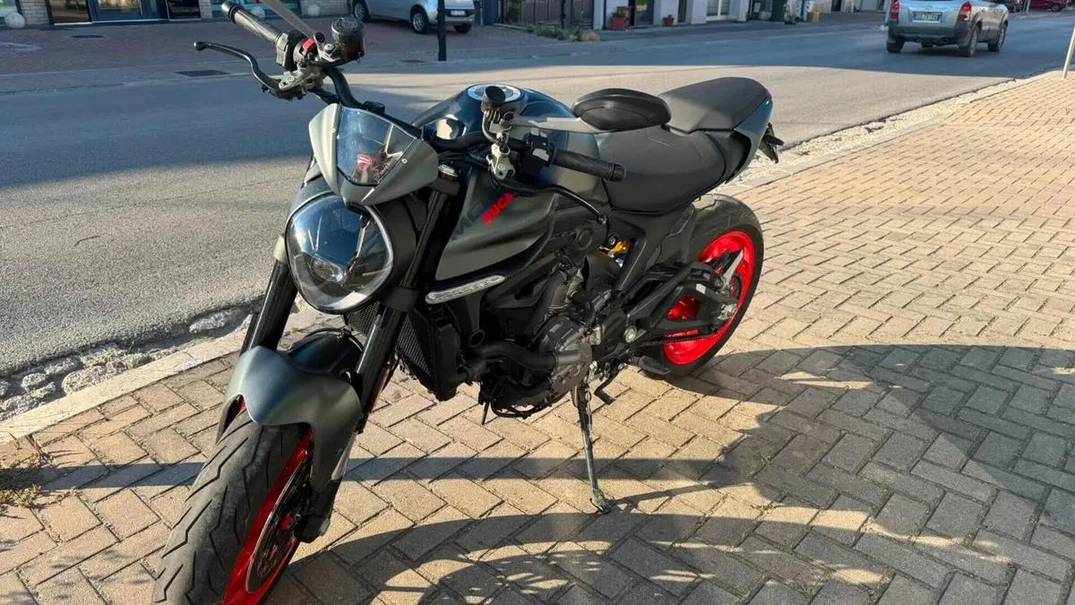Ducati Monster 937 + (2021 - 25) 