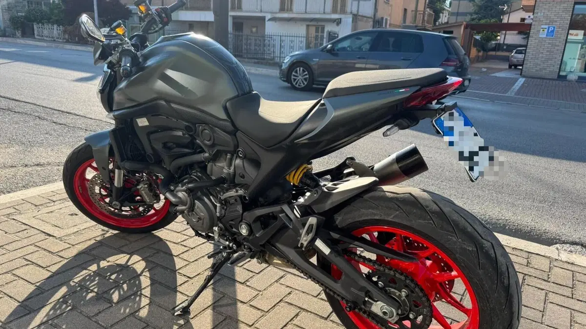 Ducati Monster 937 + (2021 - 25)  (2)