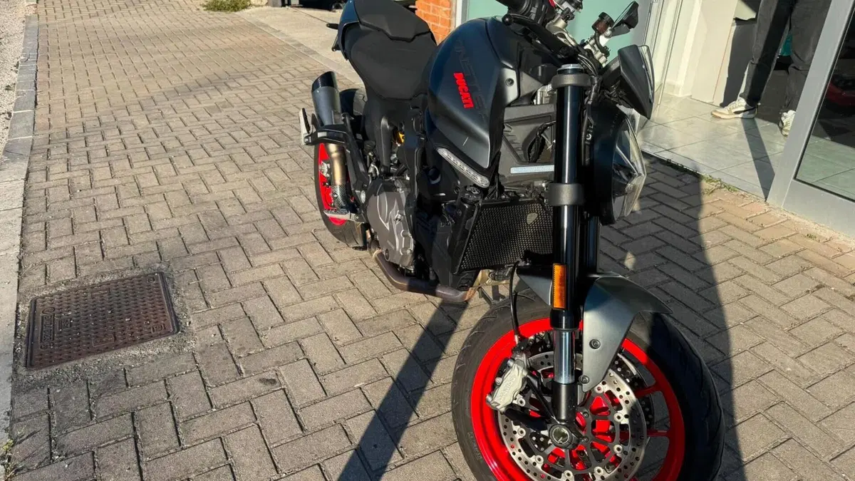 Ducati Monster 937 + (2021 - 25)  (3)