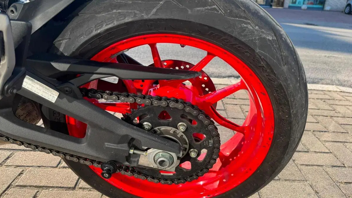 Ducati Monster 937 + (2021 - 25)  (7)