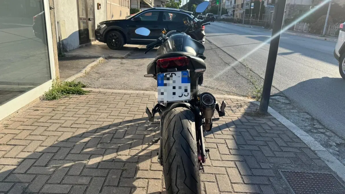 Ducati Monster 937 + (2021 - 25)  (6)