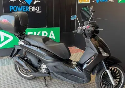 Piaggio Beverly 300 i.e. Police ABS-ASR (2017 - 20) - Annuncio 10049389