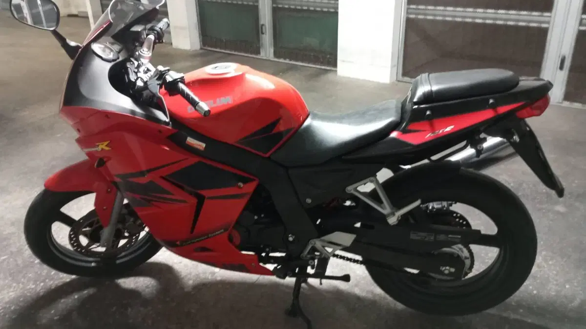Daelim Roadwin 125  (5)