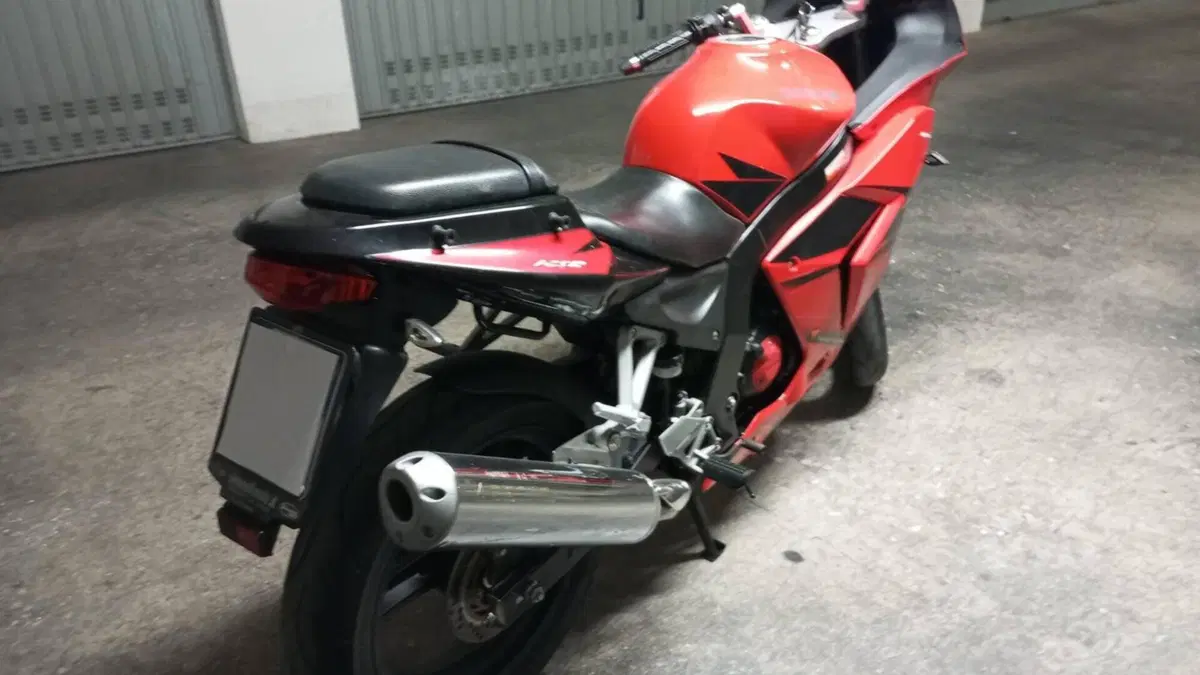 Daelim Roadwin 125  (7)