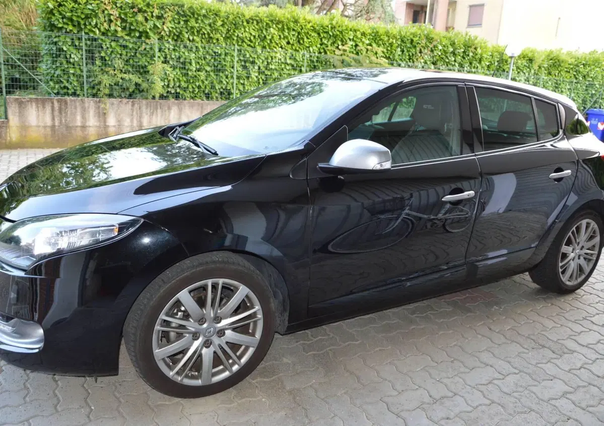 Renault Mégane 1.5 dCi 110CV EDC GT Line (2)