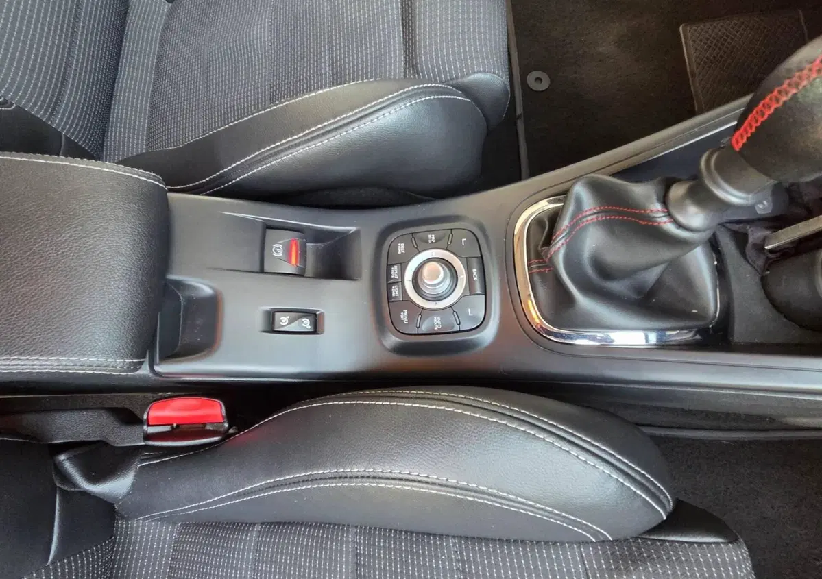 Renault Mégane 1.5 dCi 110CV EDC GT Line (13)