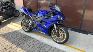 Yamaha YZF R1 (2004 - 05)  (2)