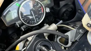 Yamaha YZF R1 (2004 - 05)  (7)