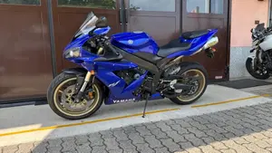 Yamaha YZF R1 (2004 - 05)  (8)