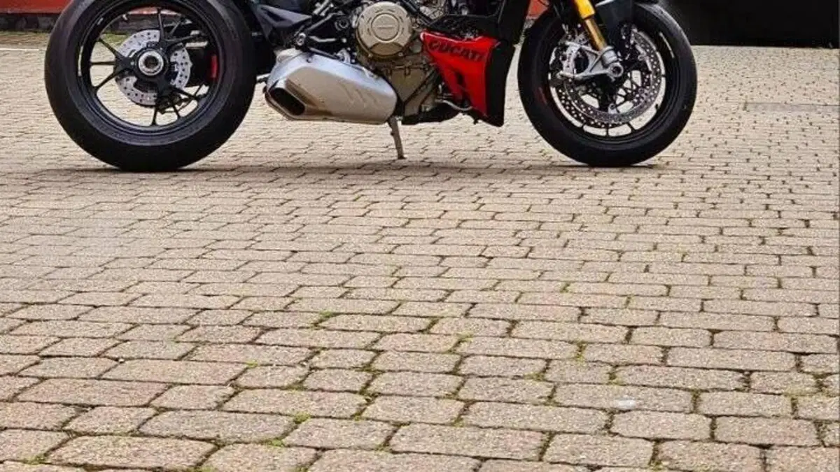 Ducati Streetfighter V4 S (2023 - 24)  (2)