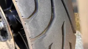 Moto Guzzi V7 Stone Centenario (2021 - 22)  (5)