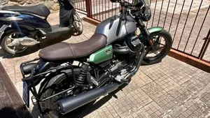 Moto Guzzi V7 Stone Centenario (2021 - 22)  (8)