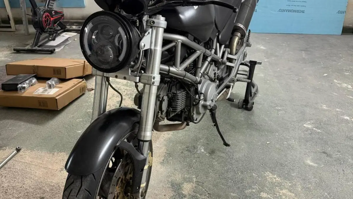Ducati Monster 620 Dark SD (2003 - 05) 