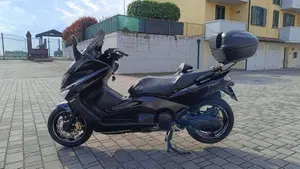 Yamaha T-Max 500 (2004 - 07)  (4)