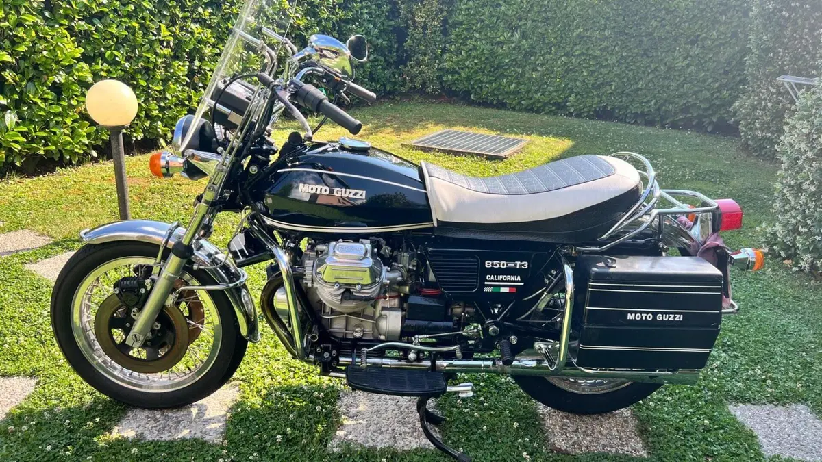 Moto Guzzi   (2)