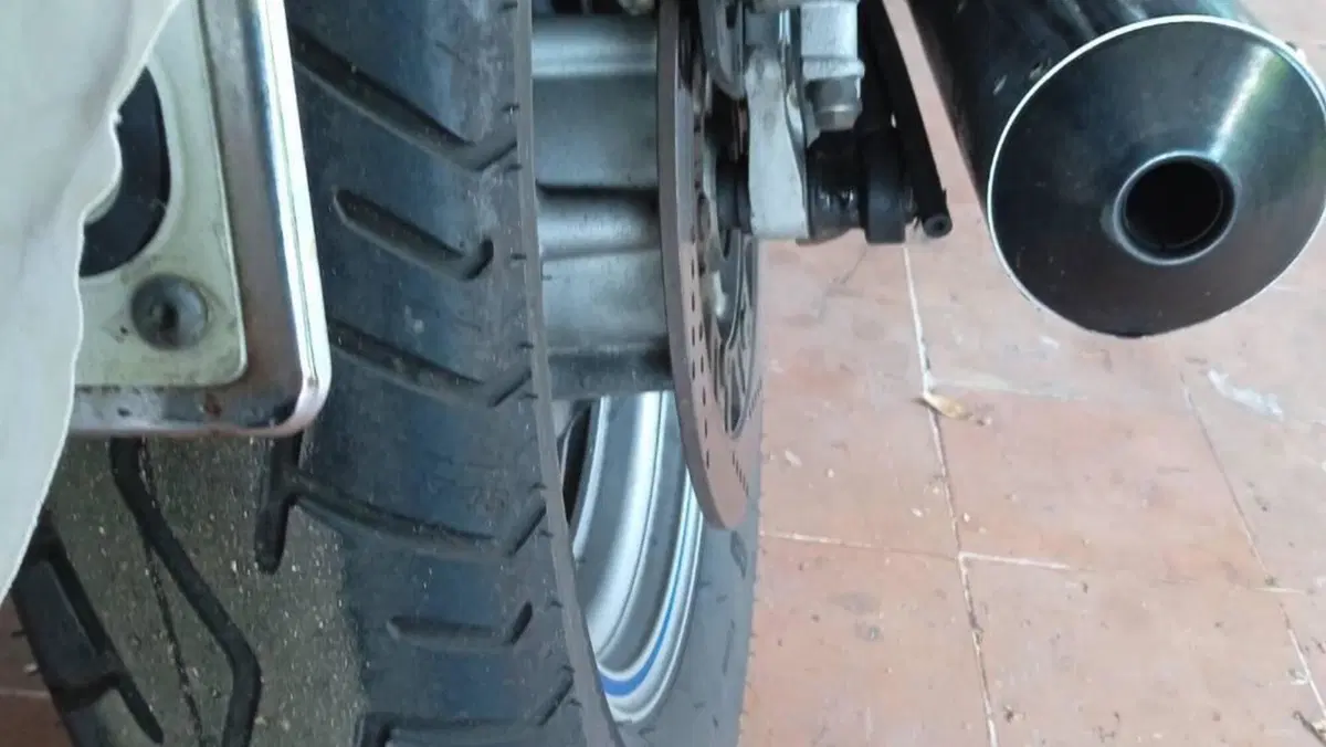 Kawasaki GTR 1000  (6)