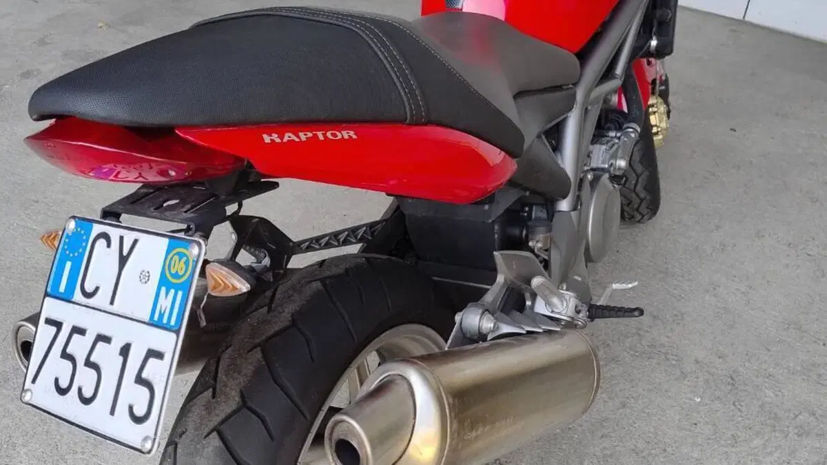 Cagiva Raptor 650 (2005 - 07)  (3)