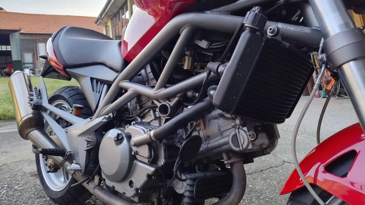 Cagiva Raptor 650 (2005 - 07)  (10)