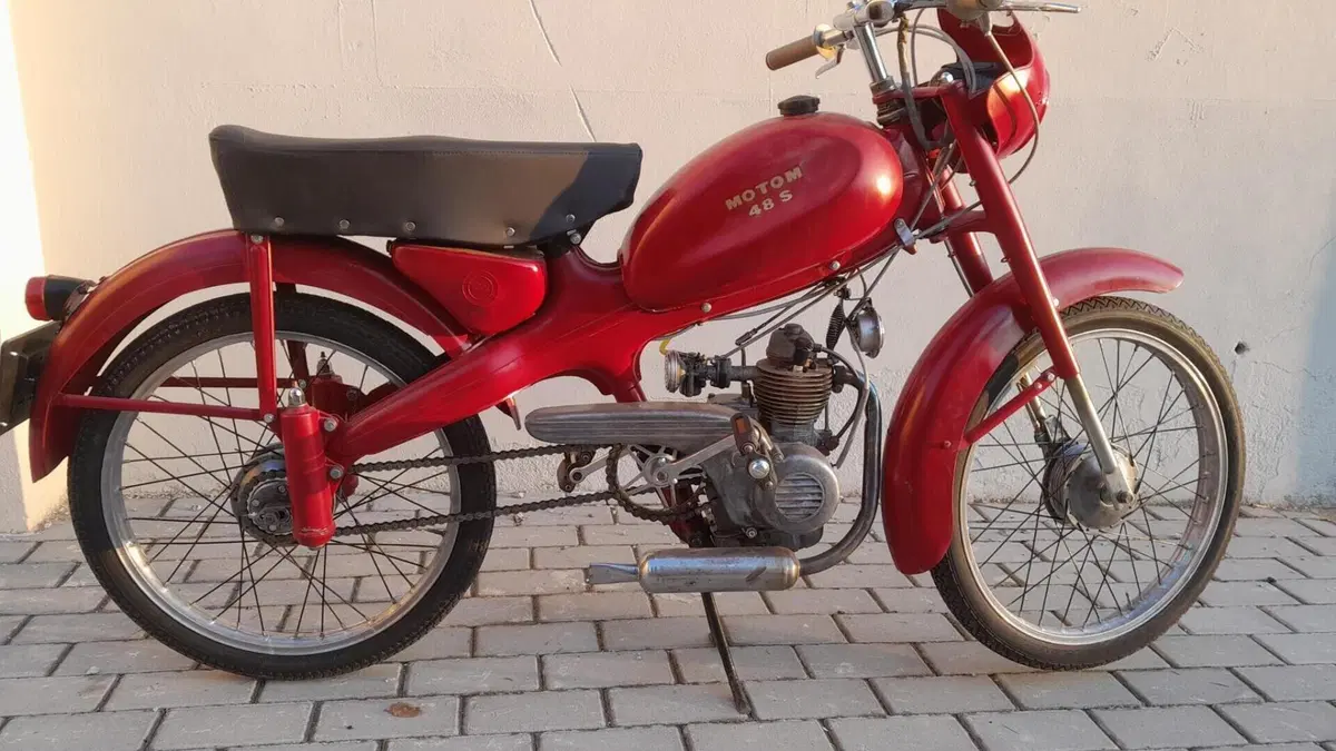 Motom   (2)