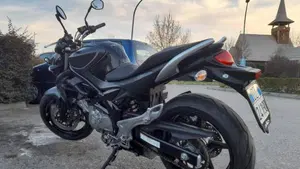 Suzuki Gladius 650 SFV ABS (2009 - 15)  (3)