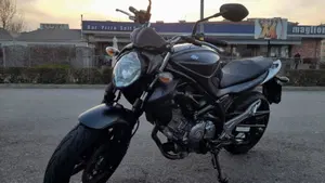 Suzuki Gladius 650 SFV ABS (2009 - 15)  (2)