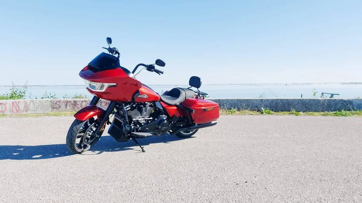Harley-Davidson Road Glide (2024 - 26)  (2)