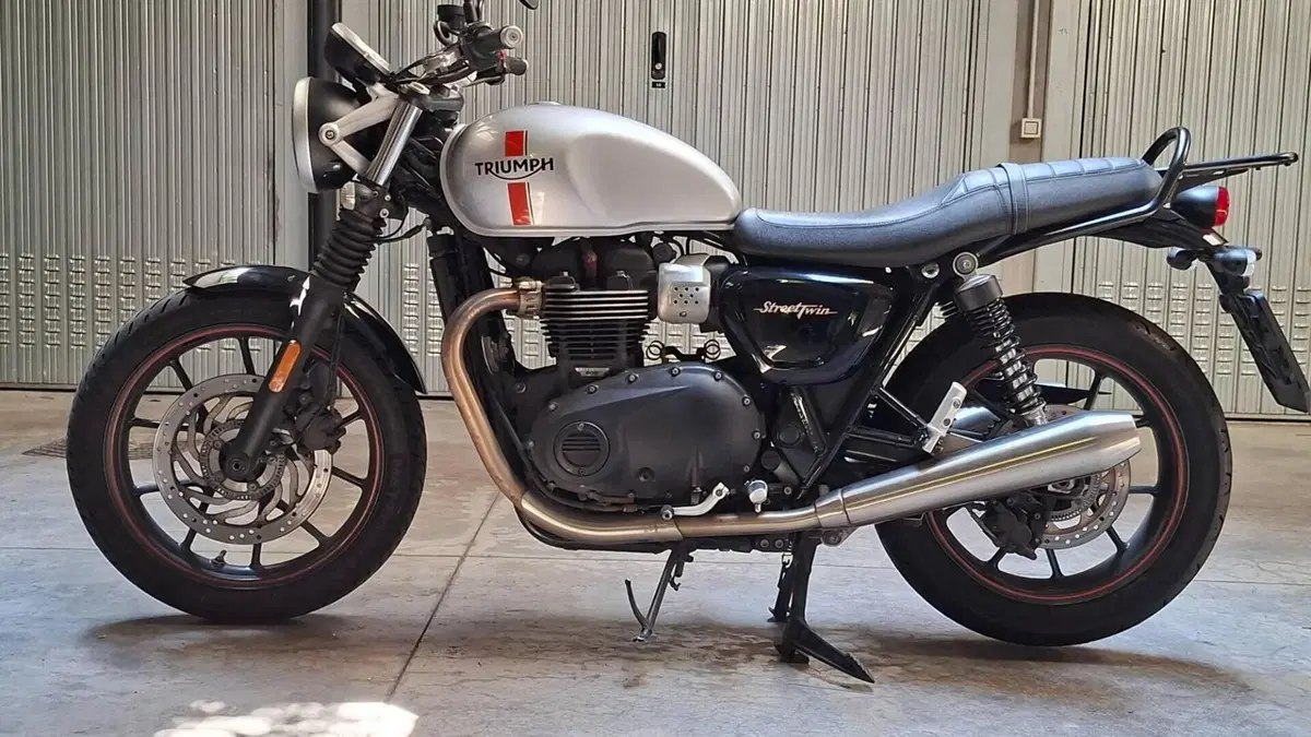 Triumph Street Twin 900 (2016) 