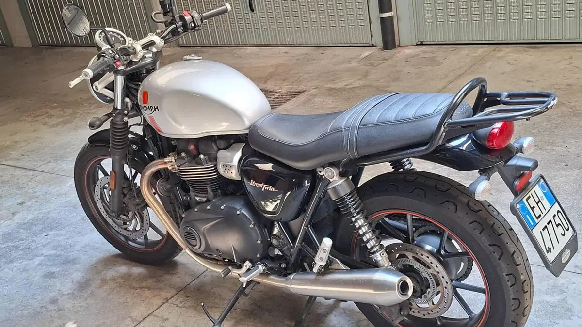 Triumph Street Twin 900 (2016)  (5)