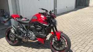 Ducati Monster 937 + (2021 - 25)  (2)