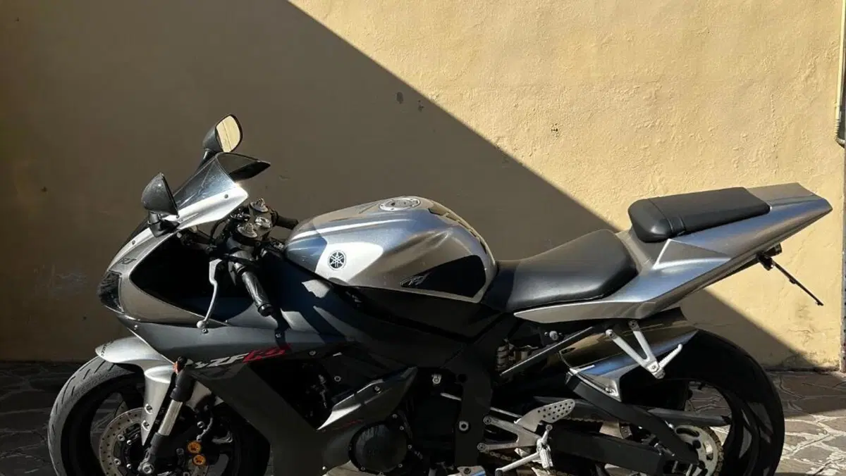 Yamaha YZF R1 (2002 - 03)  (4)