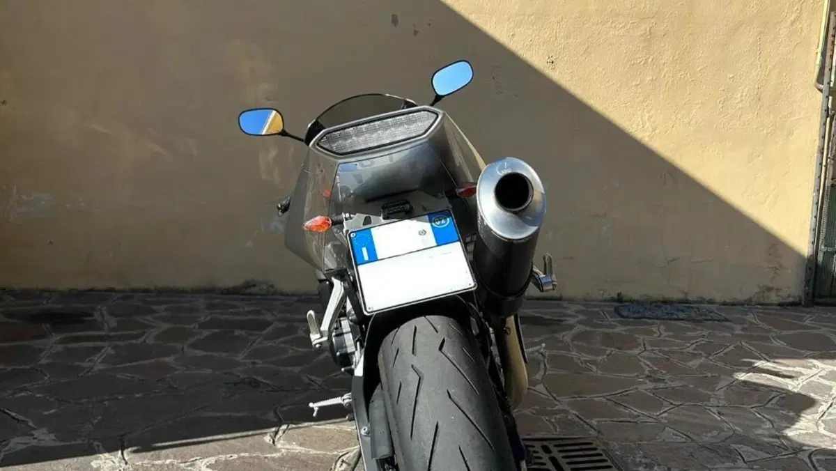 Yamaha YZF R1 (2002 - 03)  (6)