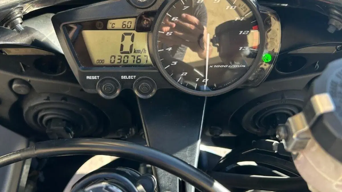 Yamaha YZF R1 (2002 - 03)  (7)