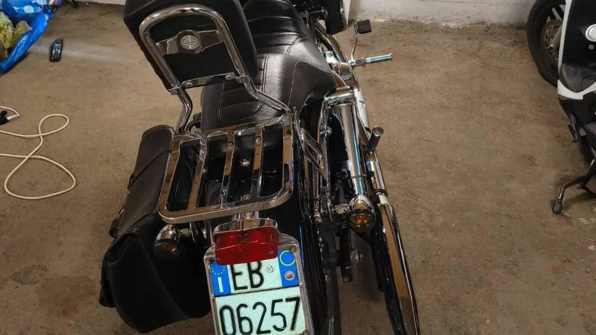 Harley-Davidson 1584 Super Glide Custom (2008 - 13) - FXDC  (2)