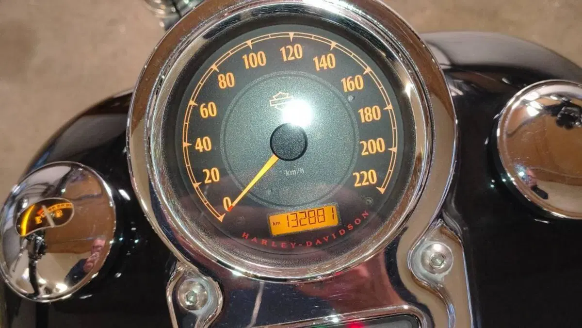 Harley-Davidson 1584 Super Glide Custom (2008 - 13) - FXDC  (5)