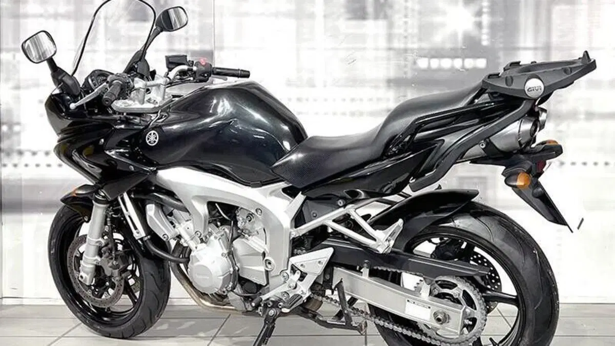Yamaha FZ6 Fazer (2004 - 07)  (2)