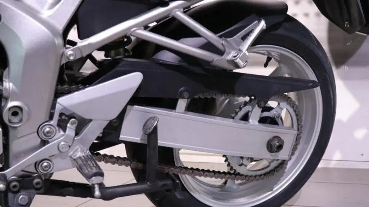 Yamaha FZ6 Fazer (2004 - 07)  (5)