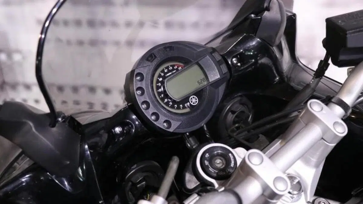 Yamaha FZ6 Fazer (2004 - 07)  (6)