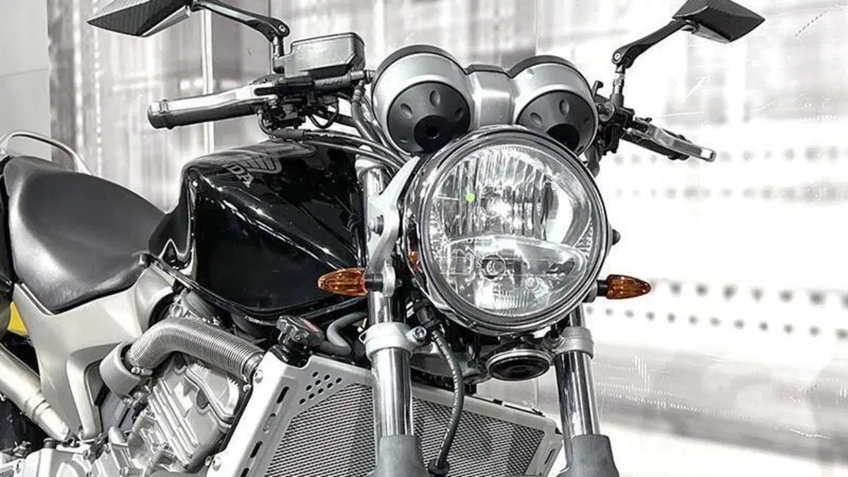 Honda Hornet 600 (2003 - 04)  (4)