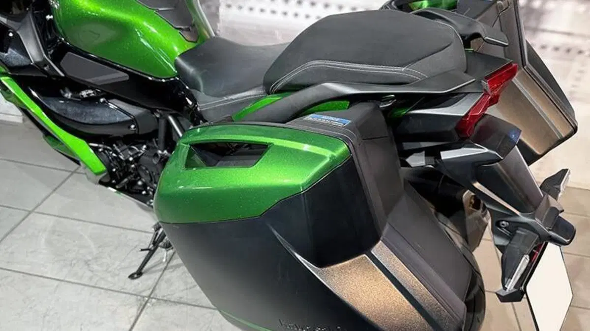 Kawasaki Ninja H2R (2022 - 27)  (3)