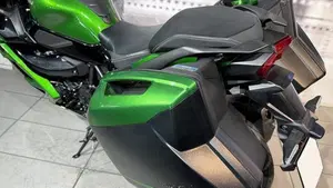 Kawasaki Ninja H2R (2022 - 26)  (3)