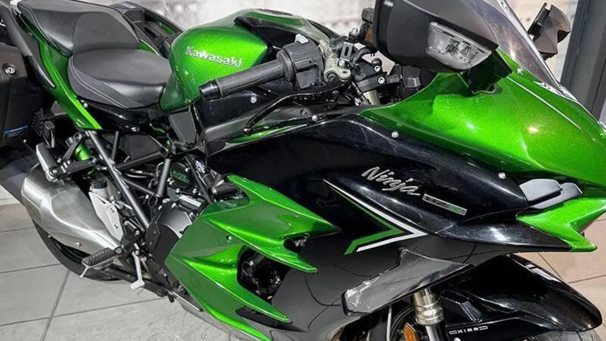 Kawasaki Ninja H2R (2022 - 27)  (4)