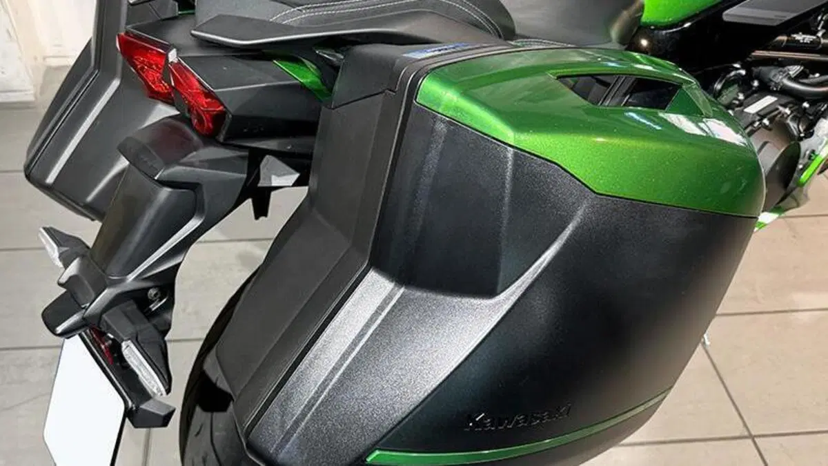 Kawasaki Ninja H2R (2022 - 27)  (5)