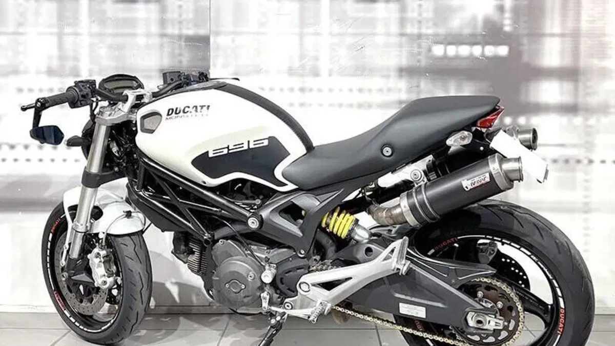 Ducati Monster 696 (2008 - 13)  (2)