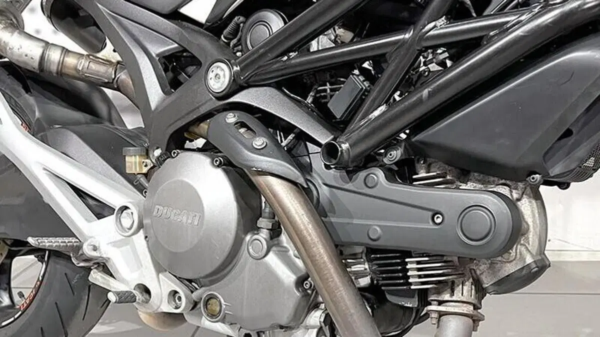 Ducati Monster 696 (2008 - 13)  (5)